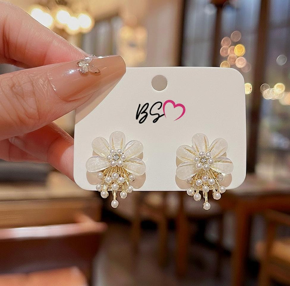 ZJX-162 Flower Pearl Korean Earrings- Golden